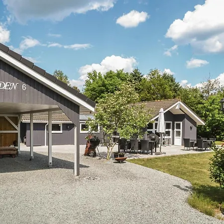 4 Bedroom In Holiday home *